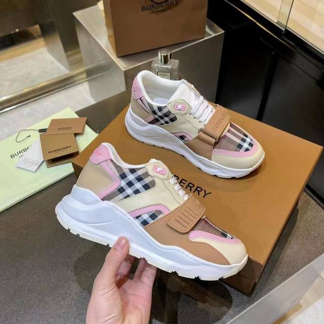 High-quality replica Burberry sneakers, newly added colors to the official store