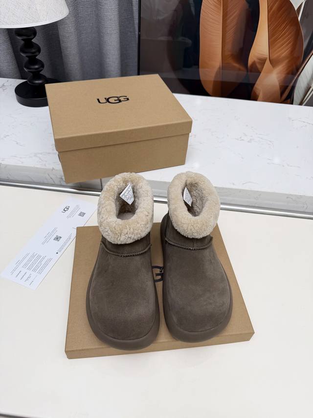 Manufactured by: UG25 The latest hot-selling thick-soled mini-wolf boots are a m