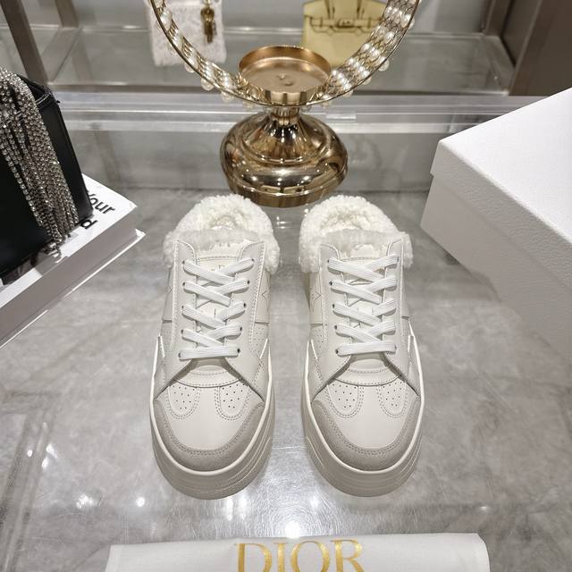 Factory Direct Dior Star Sneakers (Half-Up Sneakers) This Dior Star sneaker cont
