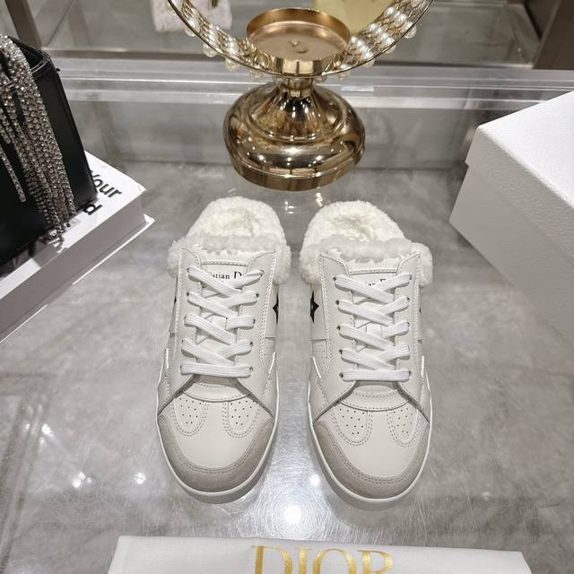 Factory Direct Dior Star Sneakers (Half-Up Sneakers) This Dior Star sneaker cont