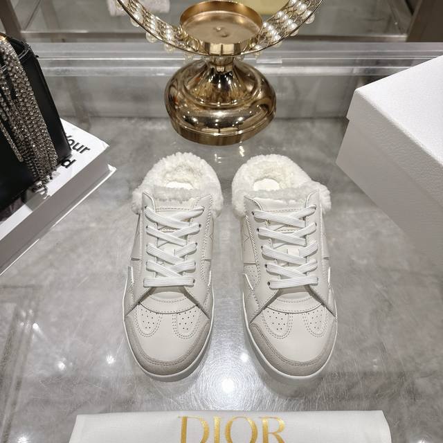 Factory Direct Dior Star Sneakers (Half-Up Sneakers) This Dior Star sneaker cont