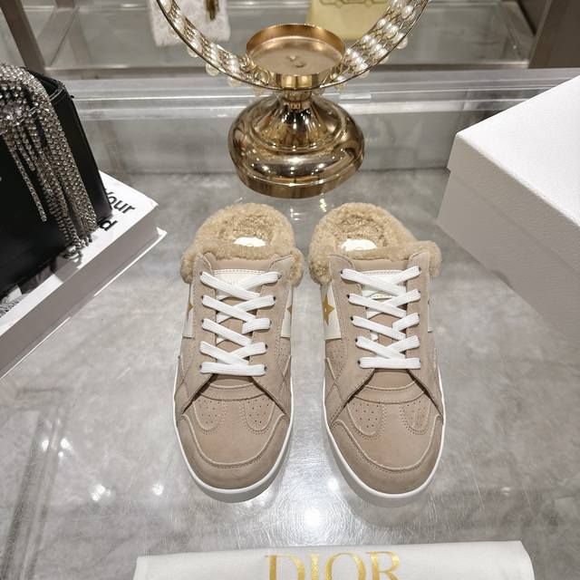 Factory Direct Dior Star Sneakers (Half-Up Shoes) This Dior Star sneaker continu