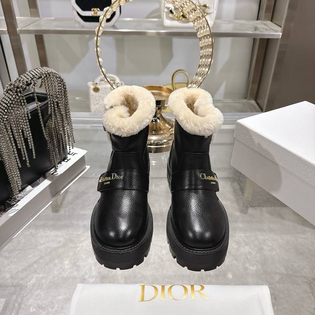 Factory direct Dior 2025 Fall/Winter New D-Major Series Punk Style Warm Fur Wome