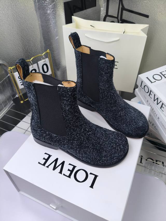 Loewe Autumn/Winter New Ankle Boots Hot new style, featuring the original last s Loewe Autumn/Winter New Ankle Boots Hot new style, featuring the original last s