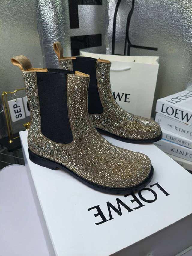 Loewe Autumn/Winter New Ankle Boots Hot new style, featuring the original last s Loewe Autumn/Winter New Ankle Boots Hot new style, featuring the original last s