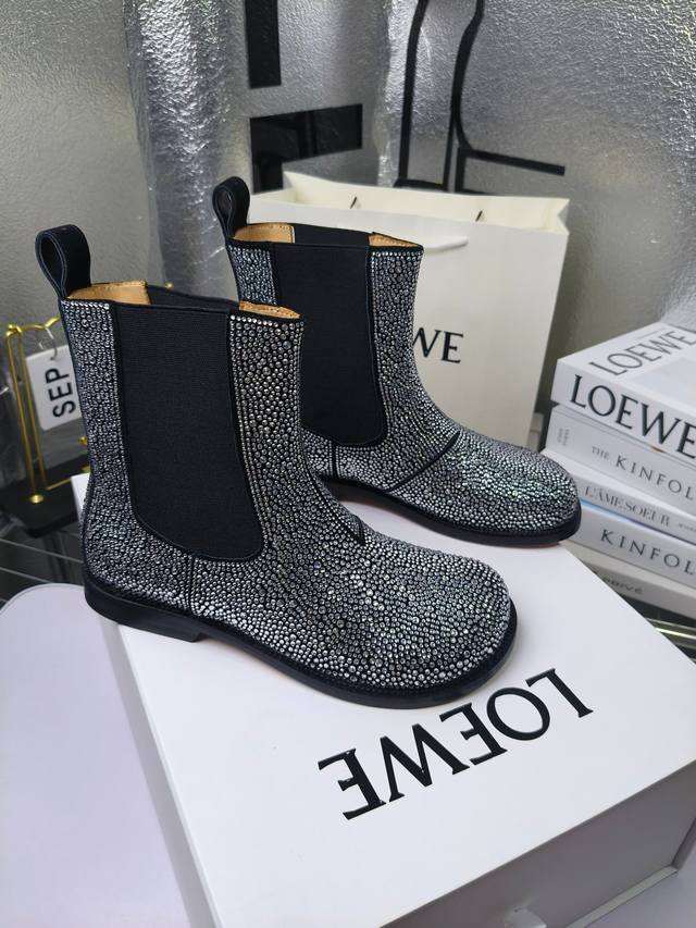 Loewe Autumn/Winter New Ankle Boots Hot new style, matching the original last, f Loewe Autumn/Winter New Ankle Boots Hot new style, matching the original last, f