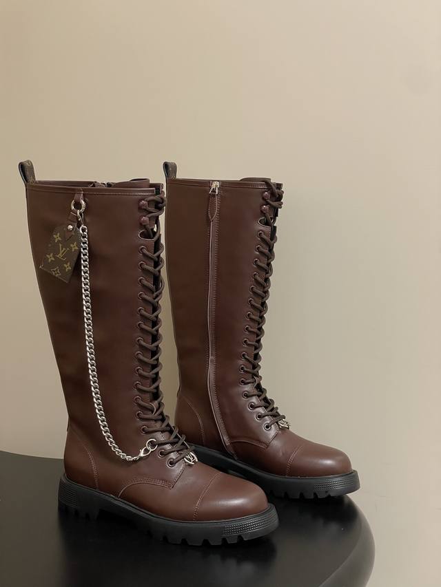 25Fw Autumn/Winter New Louis Vuitton Lv District Ranger Long Boots with Chain Mo