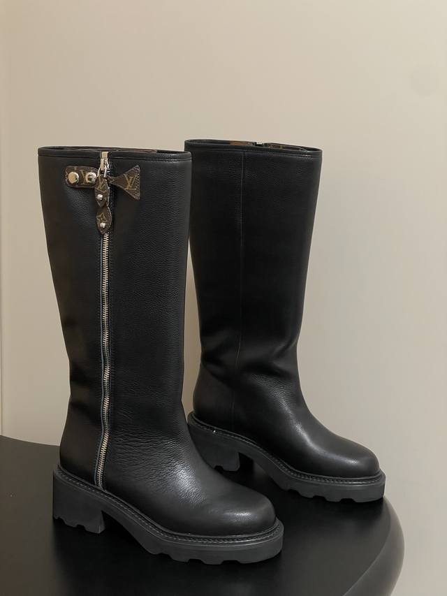 25Fw Autumn/Winter New Louis Vuitton Lv Beaubourg High Boots Monogram Canvas Pen