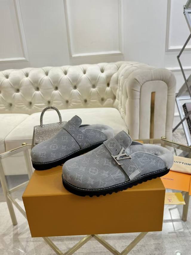 LV Couple Wool Slippers | Exuding Luxury, Every Footprint is Luxurious! We've ac