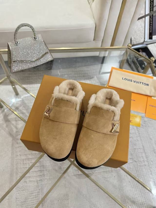 LV Couple Wool Slippers | Exuding Luxury, Every Footprint is Luxurious! We've ac