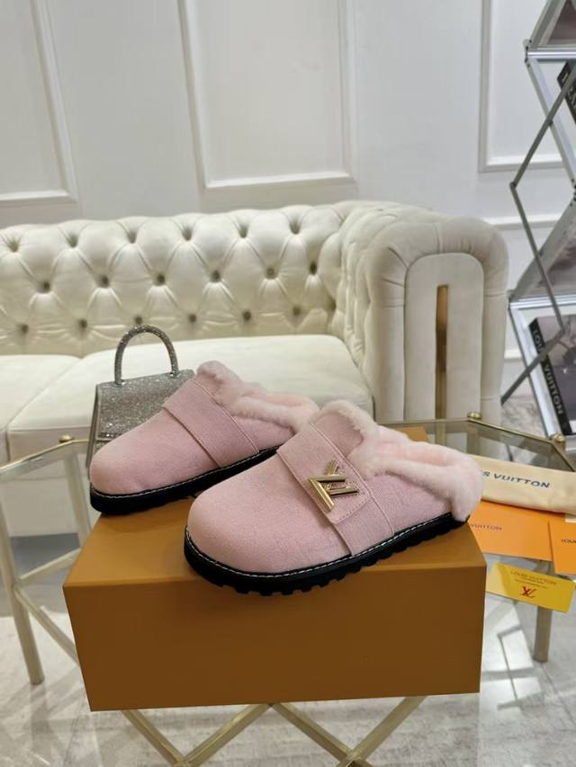 LV Couple Wool Slippers | Exuding Luxury, Every Footprint is Luxurious! We've ac