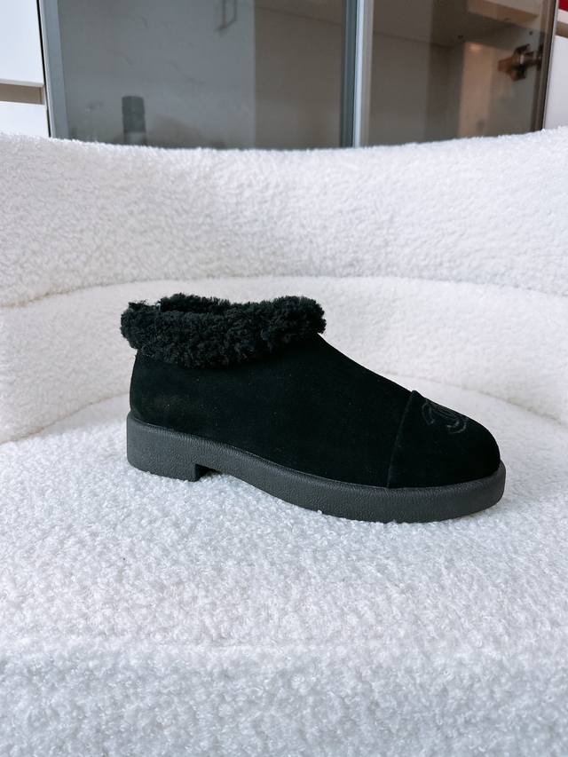 Chanel: The Ultimate Winter Romance for Chanel Girls | Official Website Synchron