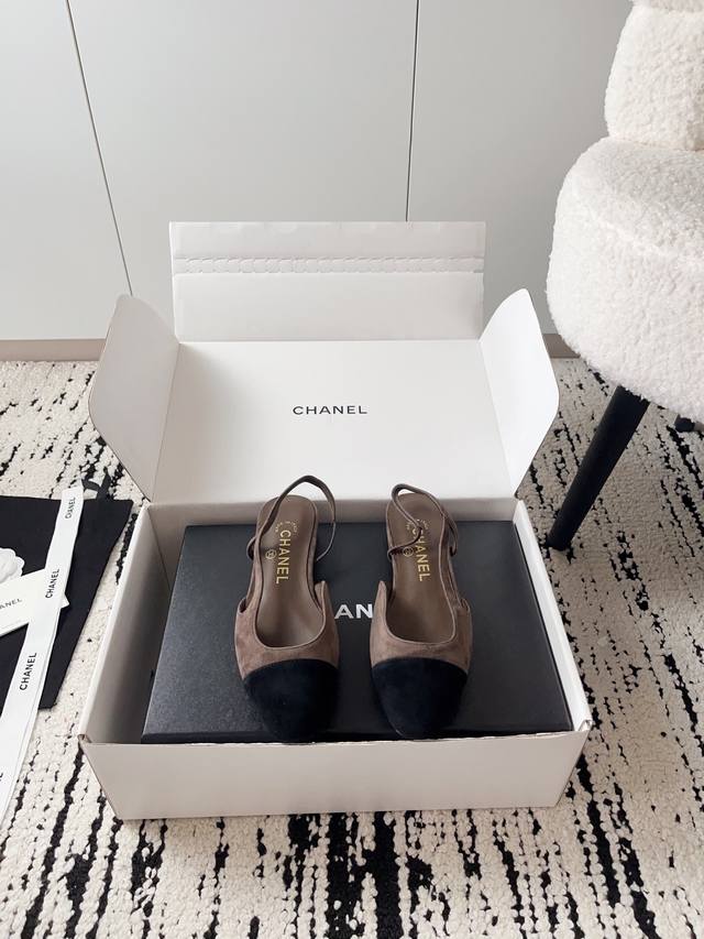 Airplane box + 10 Chanel open-toe shoes | Official website synchronized purchase