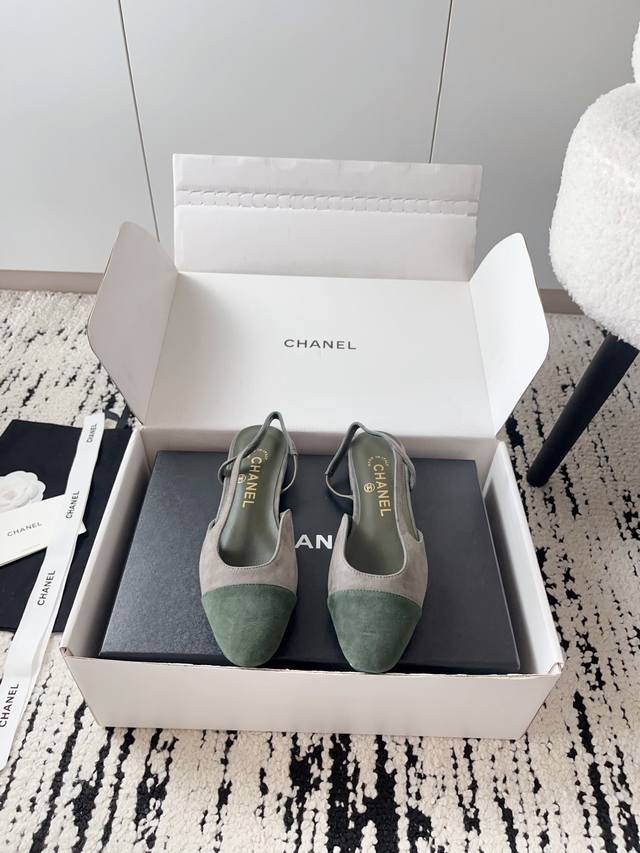 Airplane box + 10 Chanel open-toe shoes | Official website synchronized purchase