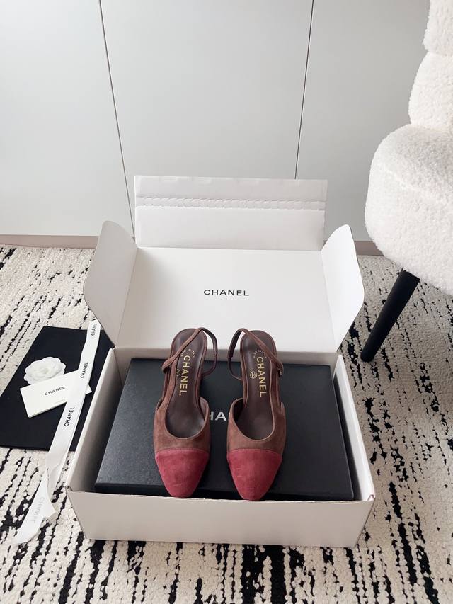 Airplane box + 10 Chanel open-toe shoes | Official website synchronized purchase