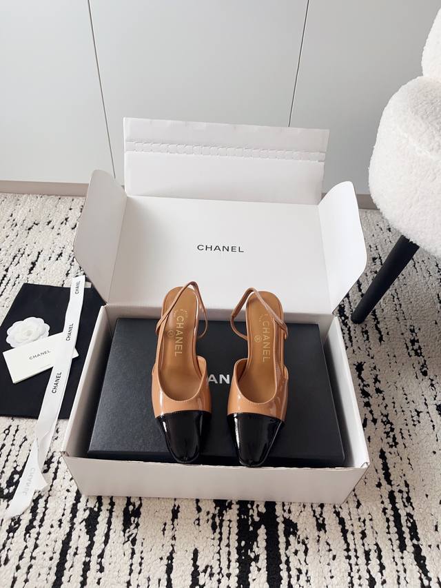 Airplane box + 10 Chanel open-toe shoes | Official website synchronized purchase