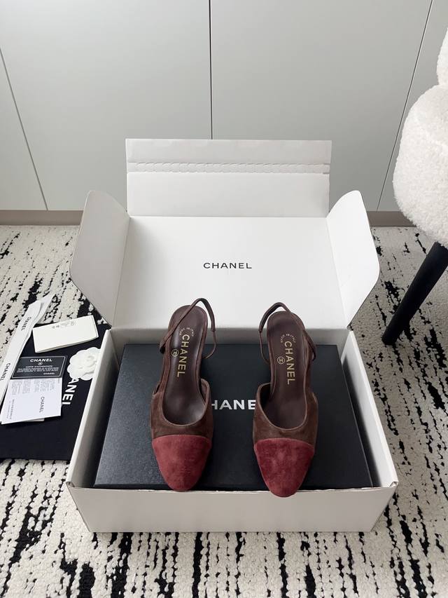 Airplane box + 10 Chanel open-toe shoes | Official website synchronized purchase