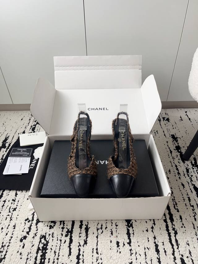 Airplane box + 10 Chanel open-toe shoes | Official website synchronized purchase