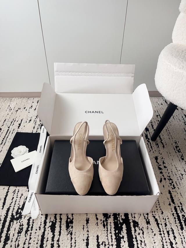 Airplane box + 10 Chanel open-toe shoes | Official website synchronized purchase Airplane box + 10 Chanel open-toe shoes | Official website synchronized purchase