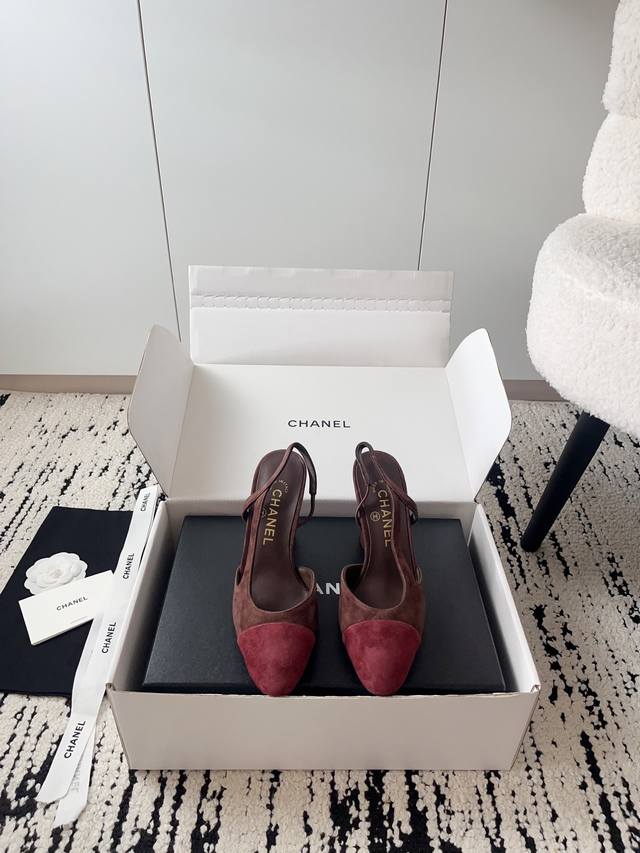 Airplane box + 10 Chanel open-toe shoes | Official website synchronized purchase Airplane box + 10 Chanel open-toe shoes | Official website synchronized purchase