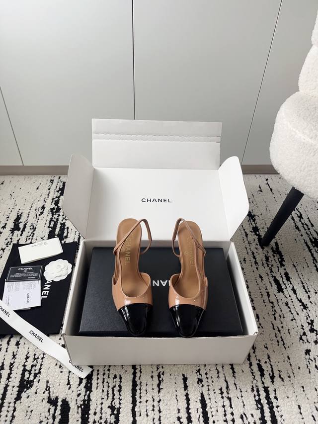 Airplane box + 10 Chanel open-toe shoes | Official website synchronized purchase Airplane box + 10 Chanel open-toe shoes | Official website synchronized purchase