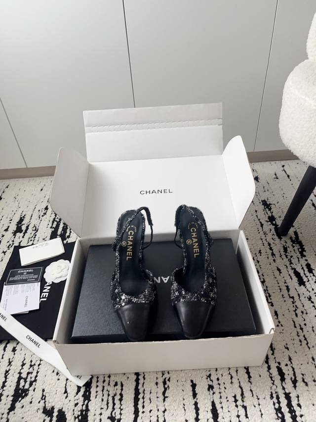 Airplane box + 10 Chanel open-toe shoes | Official website synchronized purchase Airplane box + 10 Chanel open-toe shoes | Official website synchronized purchase