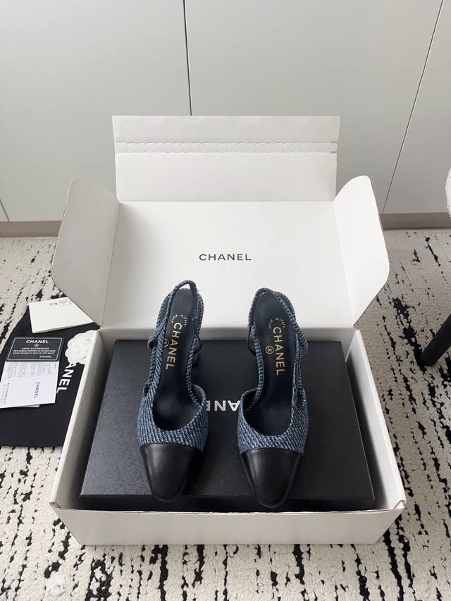 Airplane box + 10 Chanel open-toe shoes | Official website synchronized purchase Airplane box + 10 Chanel open-toe shoes | Official website synchronized purchase