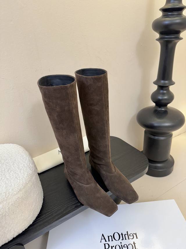 Yangjing Cowhide Anotherproject 2025 Autumn/Winter New Retro Riding Boots. These