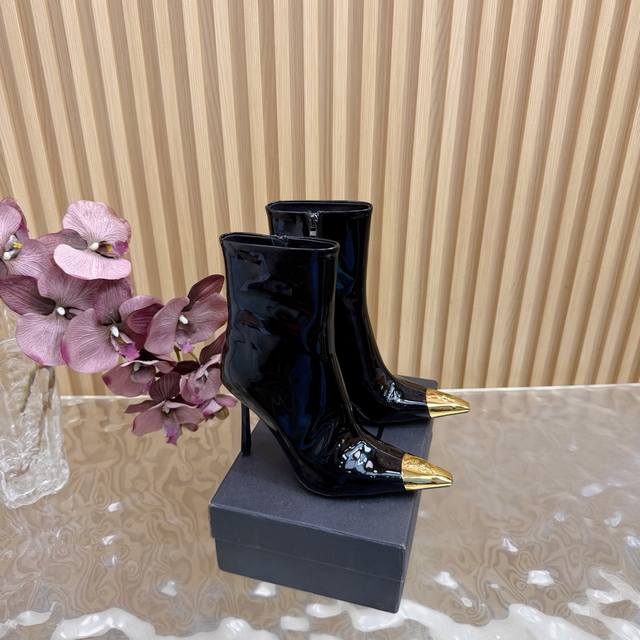 New YSL Saint Laurent Ss Pointed Toe Ankle Boots, Runway Style Ankle Boots New S