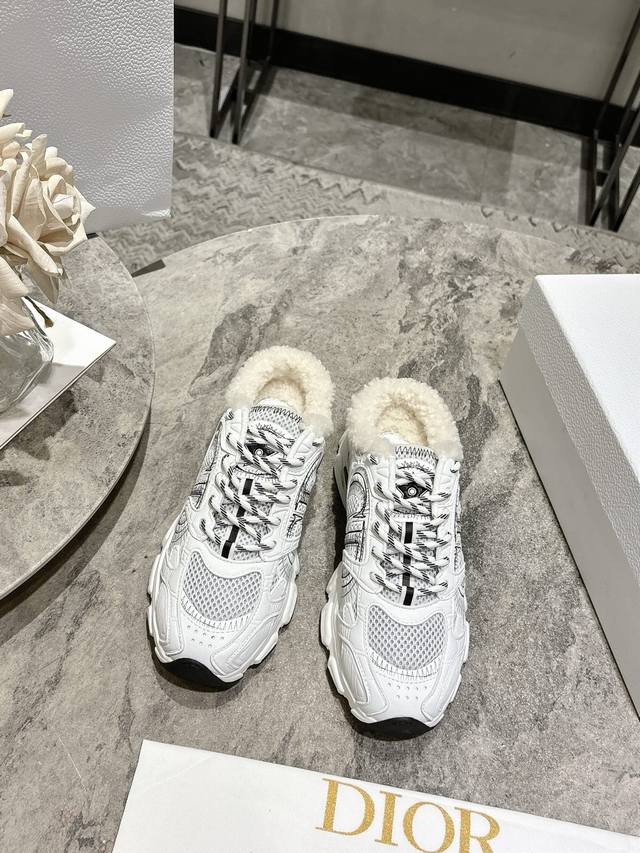 Latest Hot Item, Celebrity Style, 2025 Featured Product: Newly Released Dior Chr