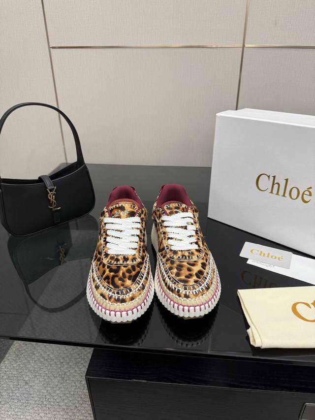 Chloe's latest sewn-on shoes, original private mold, high-density foam sole, Goo Chloe's latest sewn-on shoes, original private mold, high-density foam sole, Goo