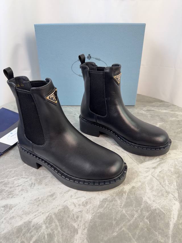 Latest model from Pixnet. Upper: Full-grain cowhide, high-gloss suede. Lining: W Latest model from Pixnet. Upper: Full-grain cowhide, high-gloss suede. Lining: W