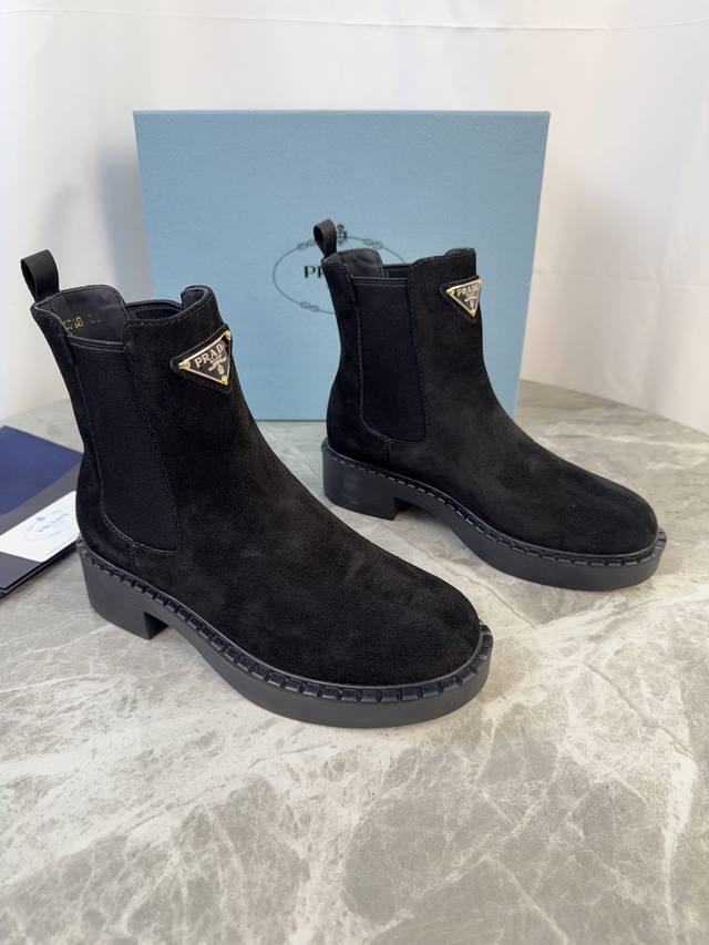 Latest model from Pixnet. Upper: Full-grain cowhide, high-gloss suede. Lining: W Latest model from Pixnet. Upper: Full-grain cowhide, high-gloss suede. Lining: W