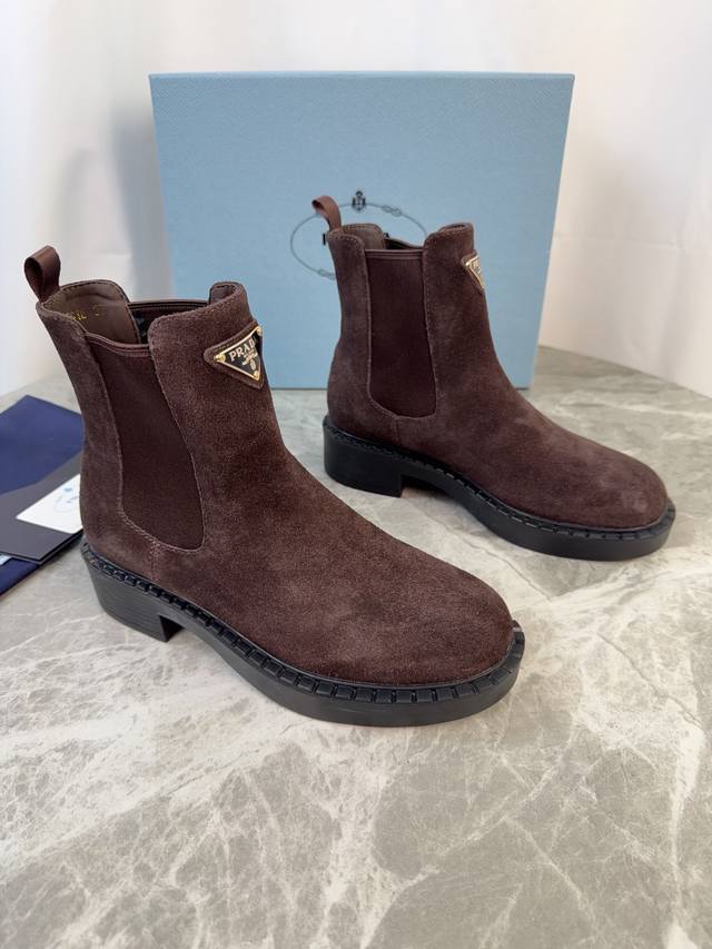 Latest model from Pixnet. Upper: Full-grain cowhide, high-gloss suede. Lining: W Latest model from Pixnet. Upper: Full-grain cowhide, high-gloss suede. Lining: W