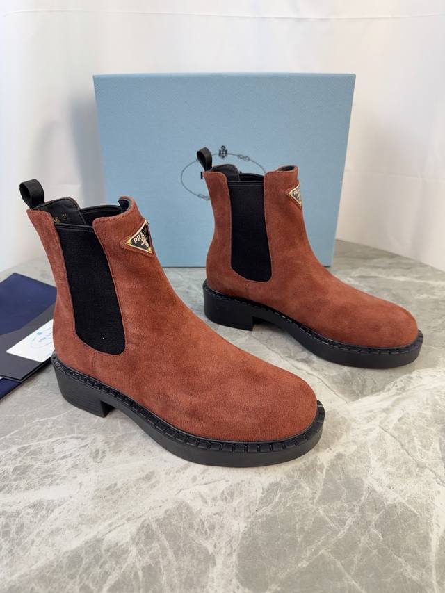 Latest model from Pixnet. Upper: Full-grain cowhide, high-gloss suede. Lining: W Latest model from Pixnet. Upper: Full-grain cowhide, high-gloss suede. Lining: W