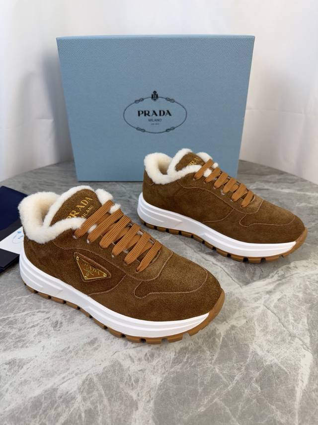 Latest model from Pixnet. Upper: Full-grain cowhide, high-gloss suede. Lining: W Latest model from Pixnet. Upper: Full-grain cowhide, high-gloss suede. Lining: W