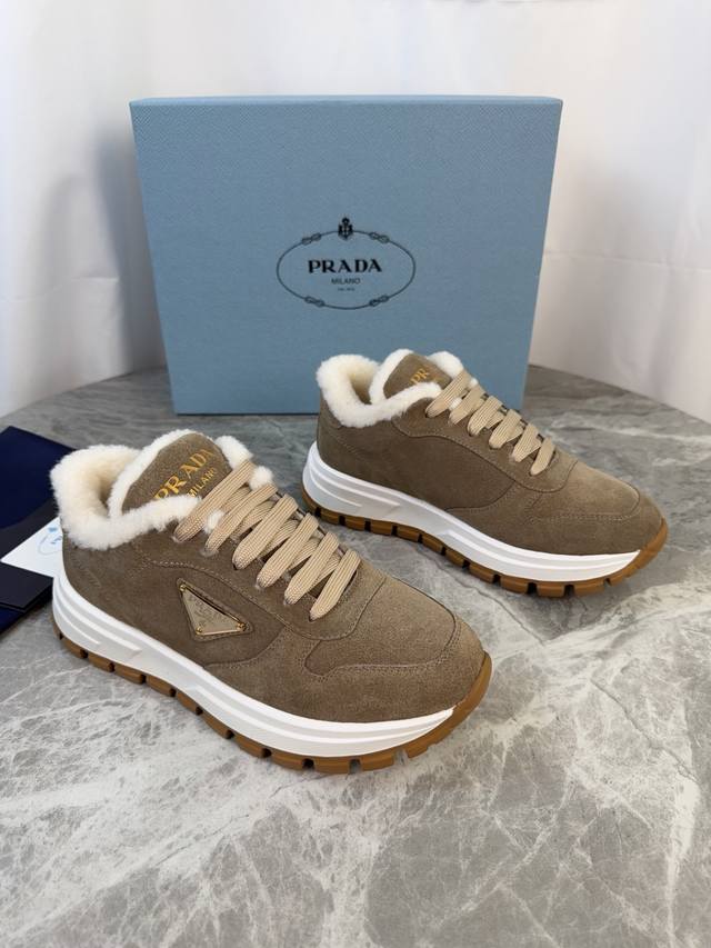 Latest model from Pixnet. Upper: Full-grain cowhide, high-gloss suede. Lining: W Latest model from Pixnet. Upper: Full-grain cowhide, high-gloss suede. Lining: W