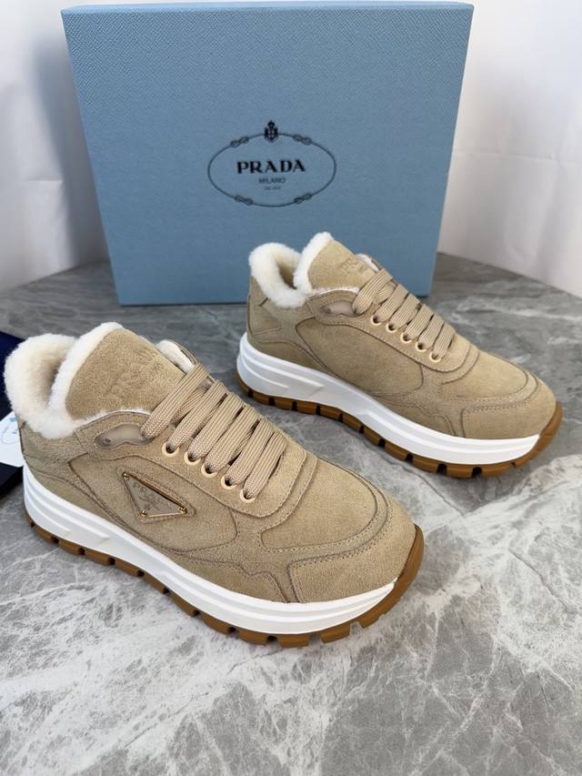 Latest model from Pixnet. Upper: High-gloss suede; Lining: Wool lining; Insole: Latest model from Pixnet. Upper: High-gloss suede; Lining: Wool lining; Insole: