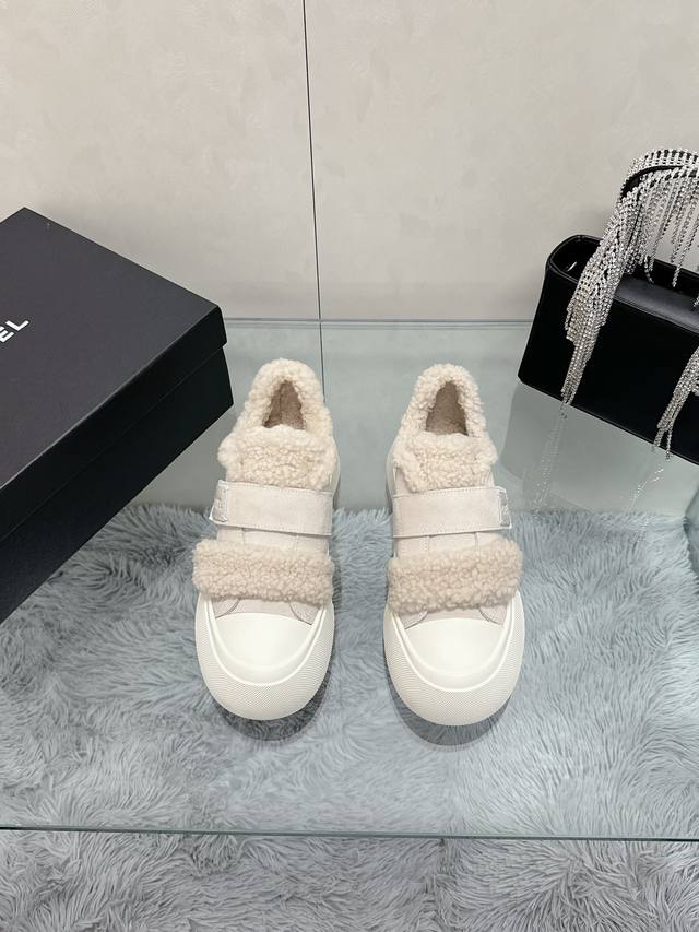 Factory Price: Genuine Leather & Fur Chanel* Autumn/Winter Warmth Recommendation Factory Price: Genuine Leather & Fur Chanel* Autumn/Winter Warmth Recommendation