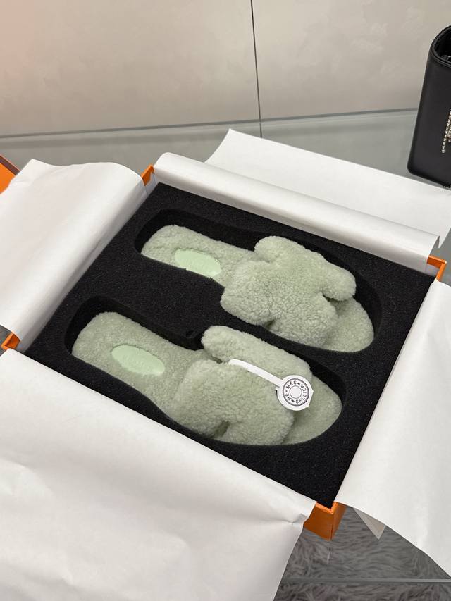 Factory Price: Hermes Classic H Slippers, High-End Wool Craftsmanship, Classic E