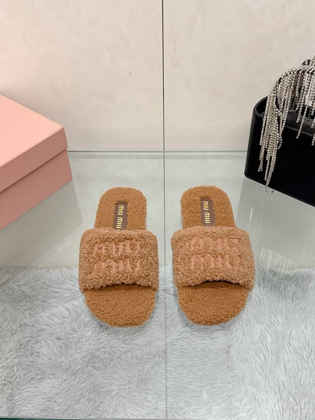 Factory Price: 100% Wool Miu Miu 2025 Latest Official Synchronized Wool Slippers