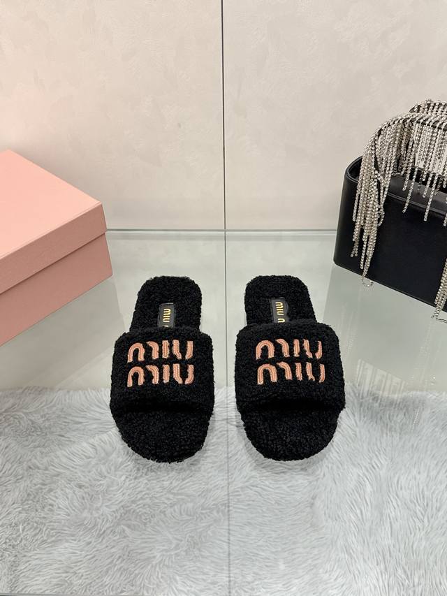 Factory Price: 100% Wool Miu Miu 2025 Latest Official Synchronized Wool Slippers