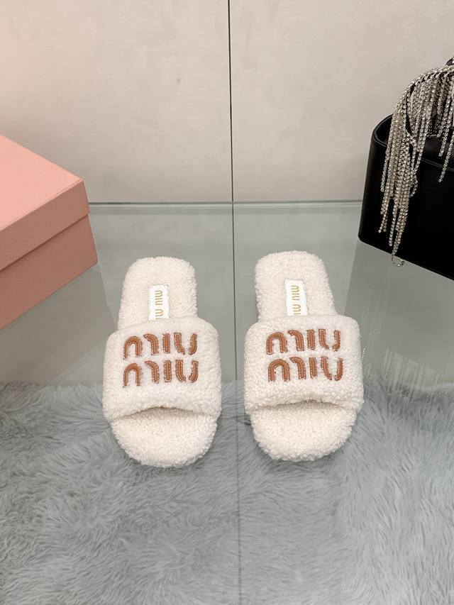 Factory Price: 100% Wool Miu Miu 2025 Latest Official Synchronized Wool Slippers