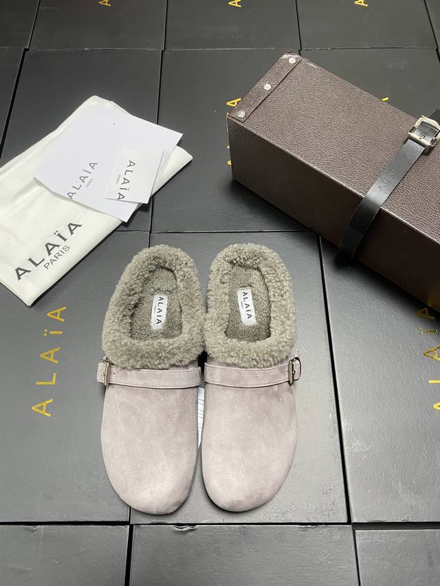 Original box + 10 Alaia Flat Ballet Flat Slippers! A super popular style of lamb