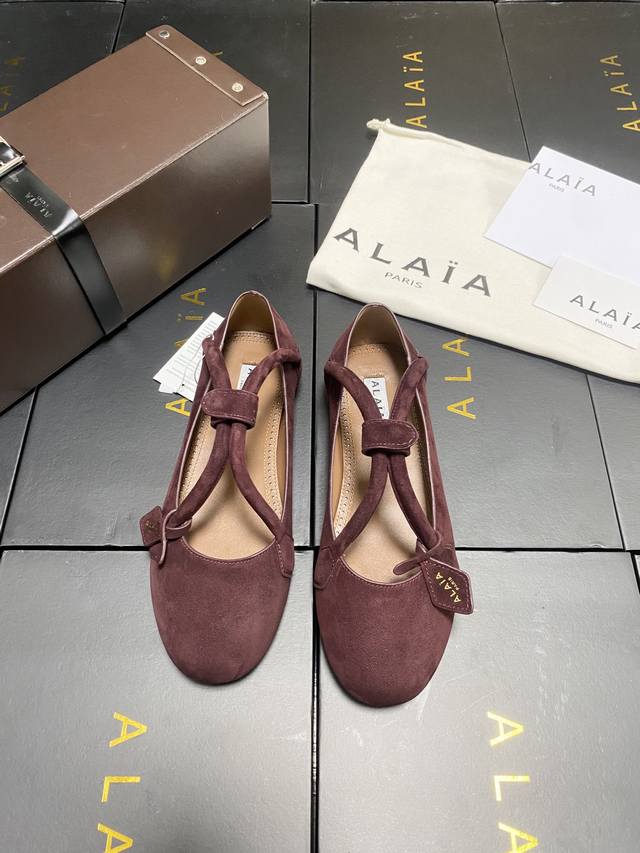Original box +10 Alaia runway style flat ballet flats! Sweet and cool ballet sty