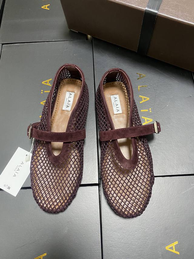 Mesh style!!! Alaia runway style flat ballet flats in Angolan red! A super popul