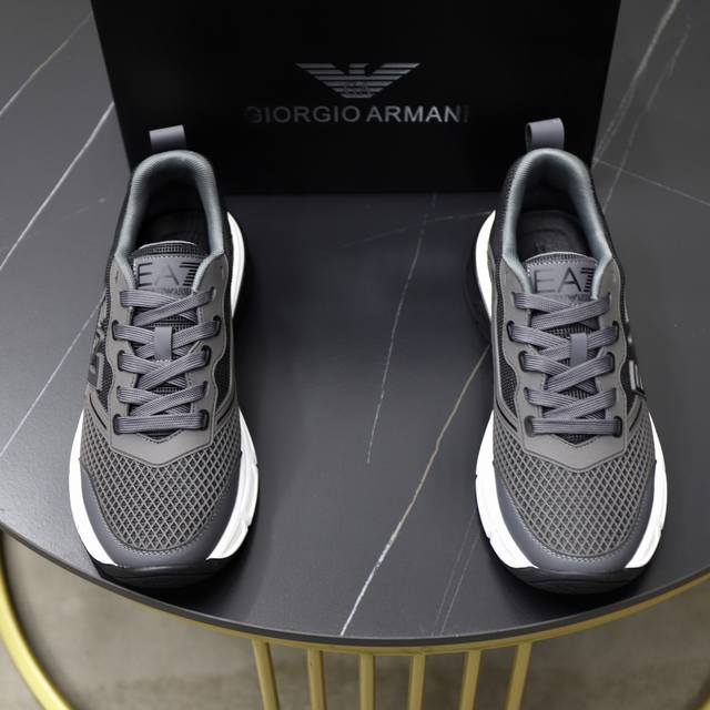 Factory Price: Brand: Armani Standard Sizes: 39-45 Grade: Same as official websi