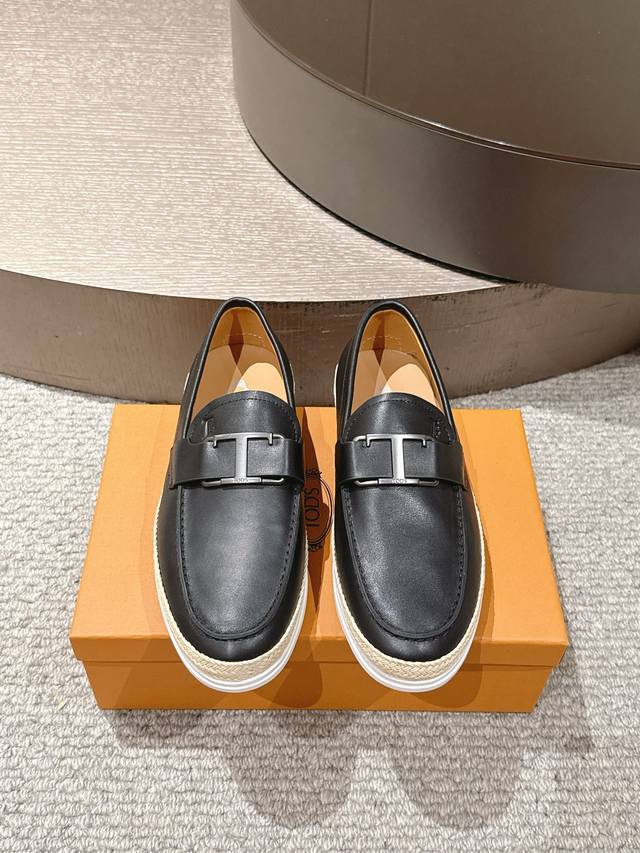 Tod's Size 39-45 38.46 Custom Made This Tod's loafer is made of fine lambskin le
