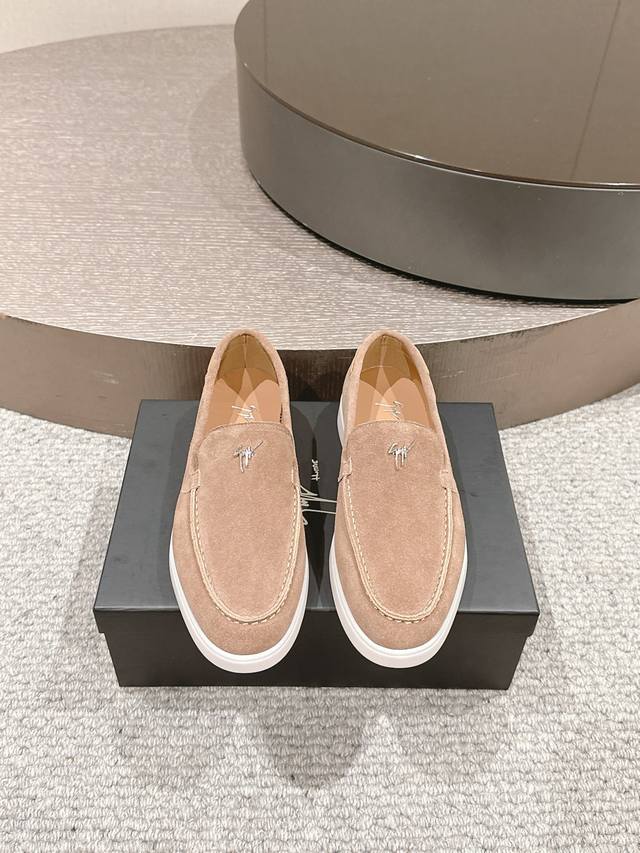 Gz* Size: 40-44 45.46 Custom Made Top-Tier Purchasing Agent: Giuseppe Zanotti Gz