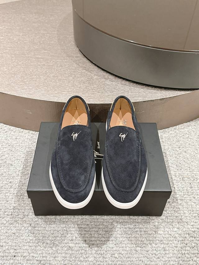 Gz* Size: 40-44 45.46 Custom Made Top-Tier Purchasing Agent: Giuseppe Zanotti Gz